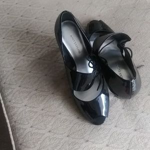 Rachel Cut-Out Oxford